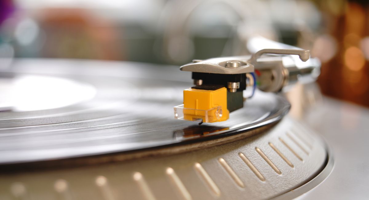 How to Clean Turntable Stylus